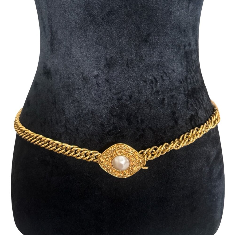 Chanel chain belt with pearl medallion